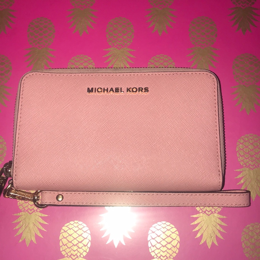 Michael Kors Wristlet Wallet